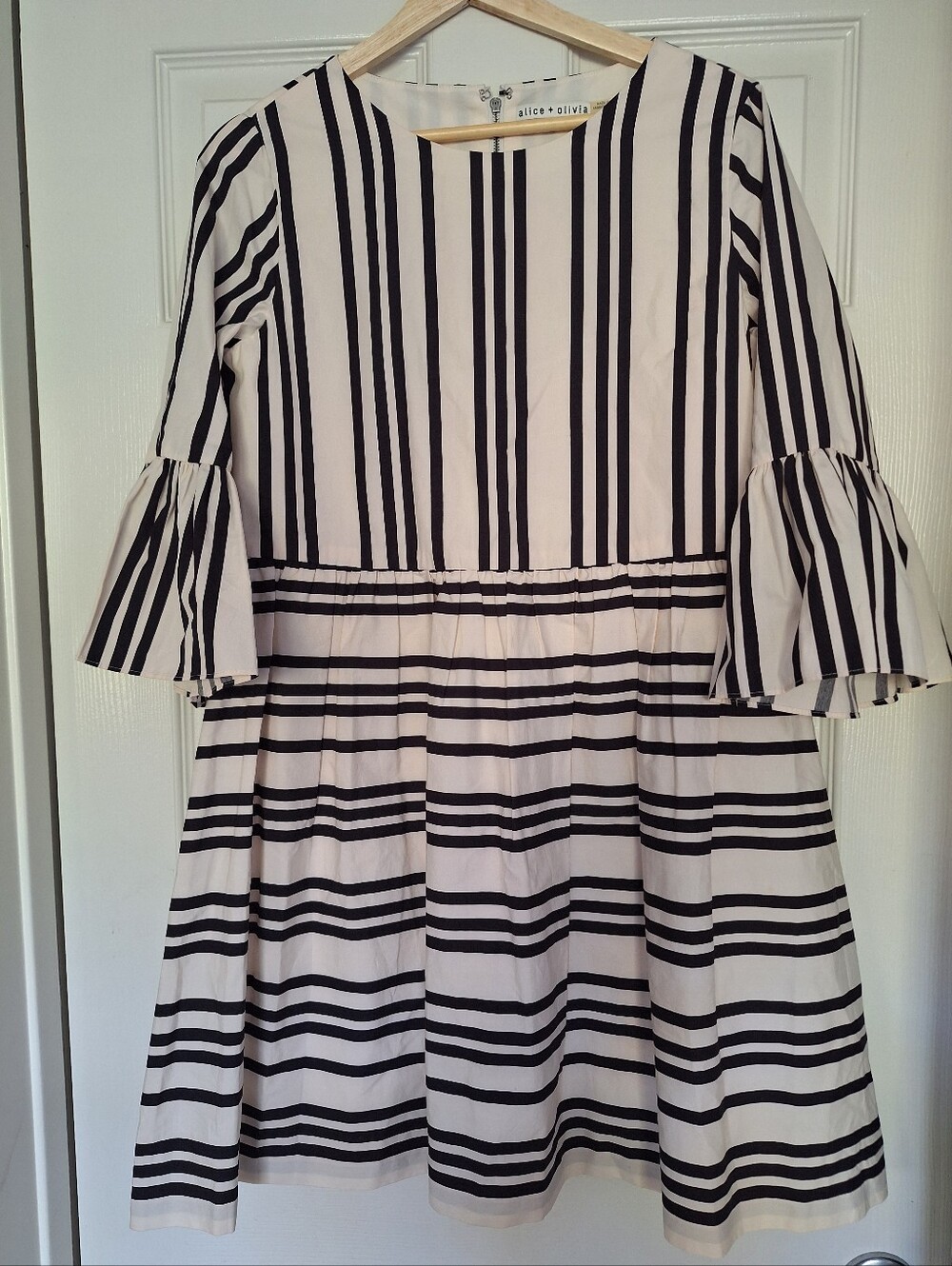 Alice + Olivia Augusta Striped Dress Ruffle Sleeve Fit & Flare Cotton Size 6
